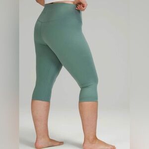 Lululemon Align High Rise Crop 17"
Tidewater Teal, Sz 16
